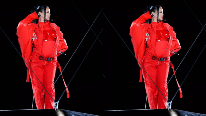 During her opening performance, she sent fans into a frenzy of excitement when she rubbed her stomach and pulled down the zipper